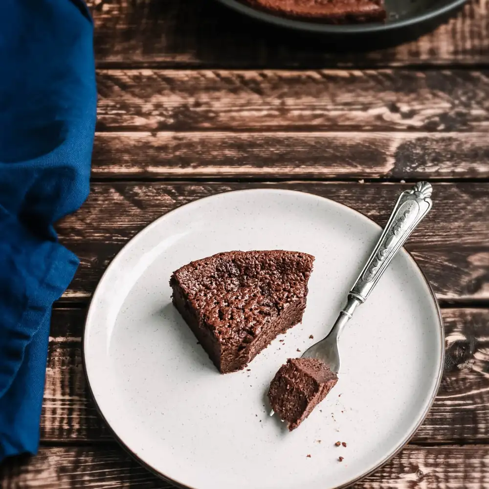Pastel de fondant de chocolate con suero de leche