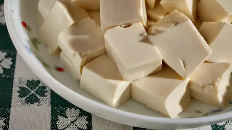 The Trick To Using Tofu As A Cream Cheese Substitute Is So Simple