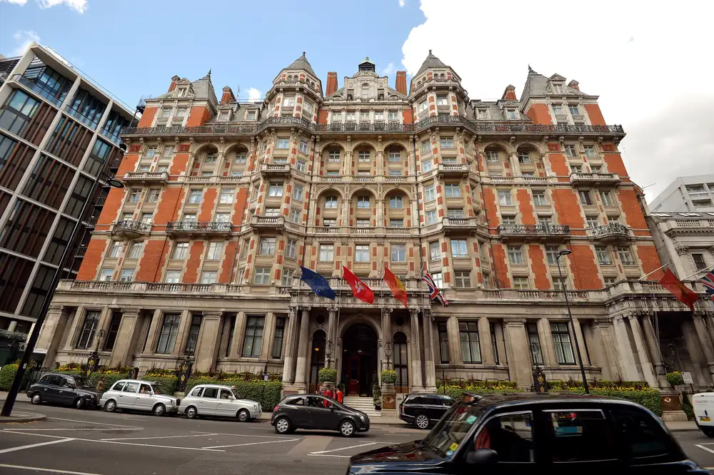‘Eccentric’ Izakaya Will Replace Extravagant Burger Bar at Big-Dough Knightsbridge Hotel