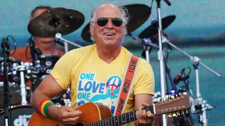 The Simple Drink Jimmy Buffett Actually Preferred Over Margaritas