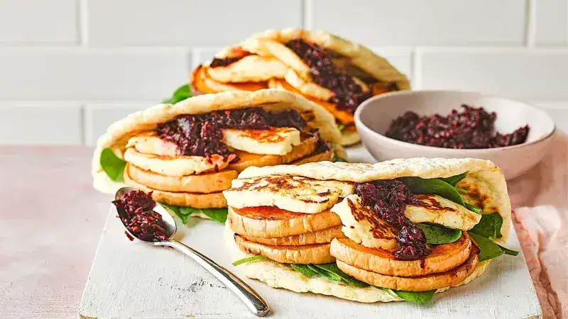 Flatbread sandwiches with pumpkin, halloumi and sweet chili beetroot jam