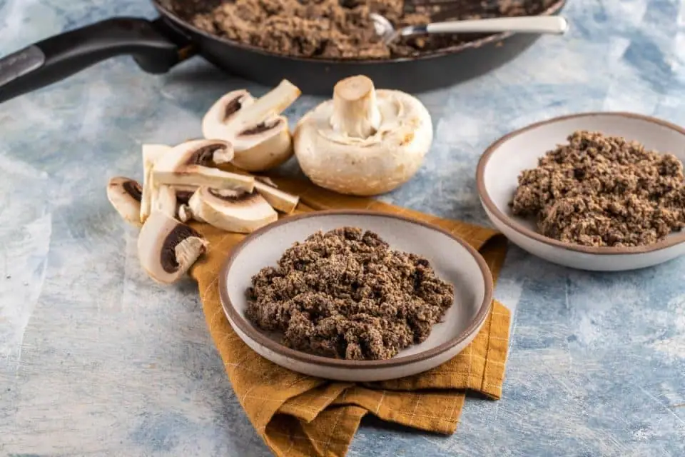 Duxelles: Pasta de champiñones francesa