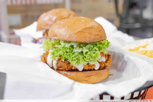 10 lugares en Tampines West para comer Nasi Lemak de langosta, gofres de churros y más
