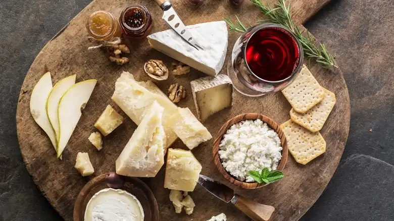 The Cheese Rule To Follow If You Want To Dine Like The French On Your Next Trip