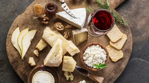 The Cheese Rule To Follow If You Want To Dine Like The French On Your Next Trip