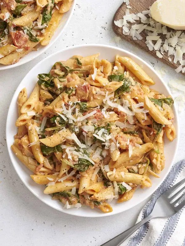 Creamy Tomato and Spinach Pasta