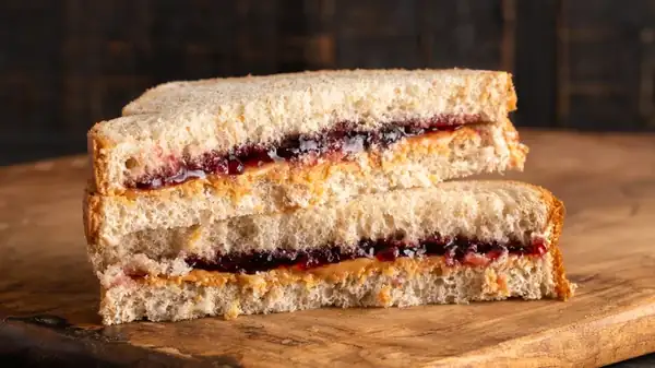 The Spicy Addition That'll Change Your Peanut Butter And Jelly Sandwiches Forever