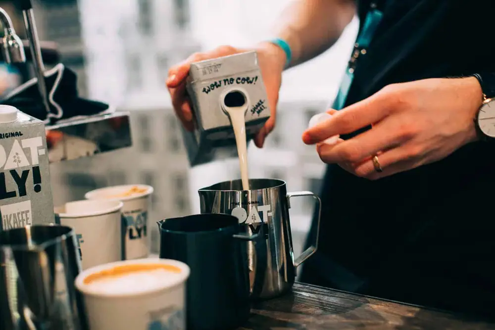 Oatly Launches UK’s First Plant-Based Cold Foam for Cafes and Bars