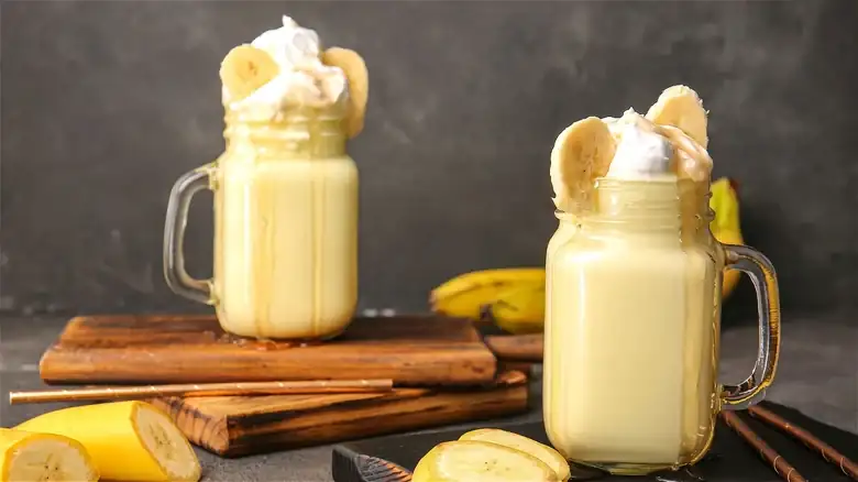 A Frozen Banana Split Cocktail Is The Boozy Dessert You Need This Summer