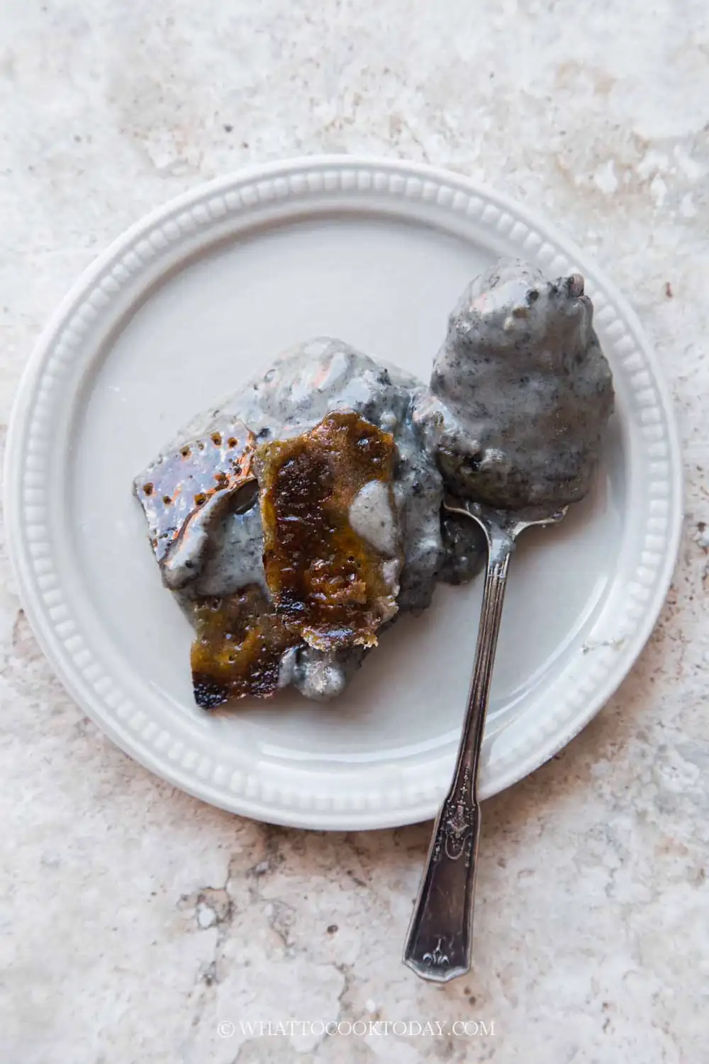 Budín de arroz de sésamo negro bruleado