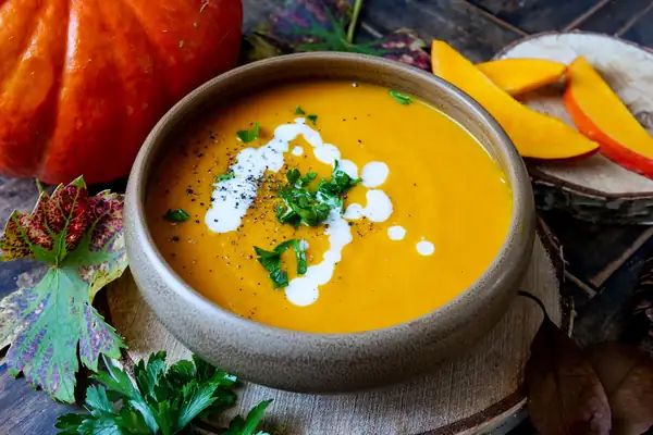 Pumpkin soup with coconut milk: ultra creamy and easy