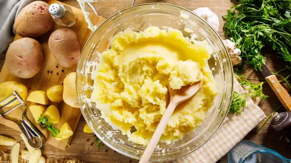 Seriously, Try Adding Some Vanilla To Your Mashed Potatoes