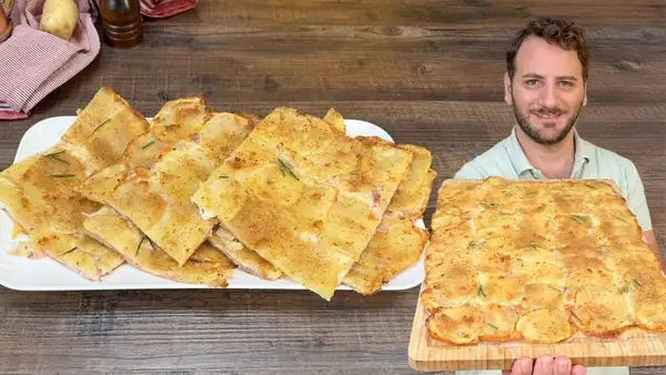 Potato mille-feuille: a delicious and stringy recipe with speck and smoked scamorza cheese