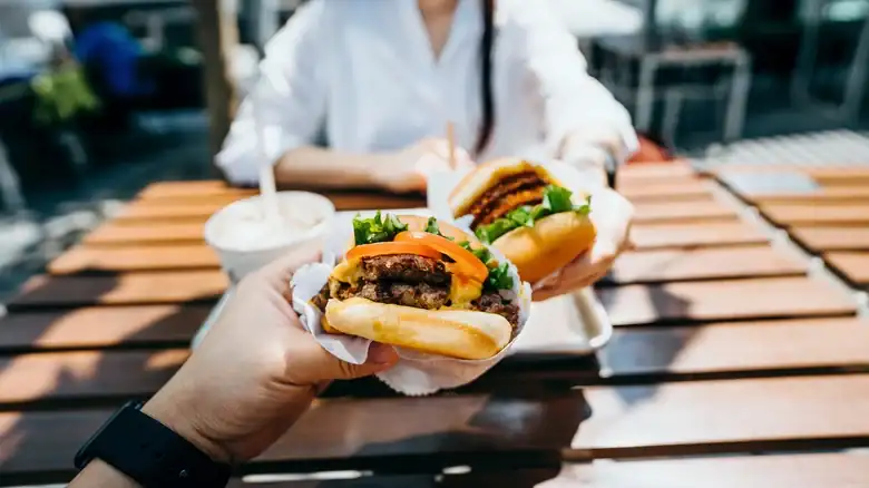 5 Fast Food Chains That Use 100% Pure Beef