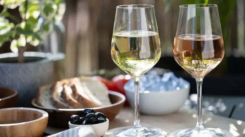 What To Consider When Shopping For Sweet White Wine