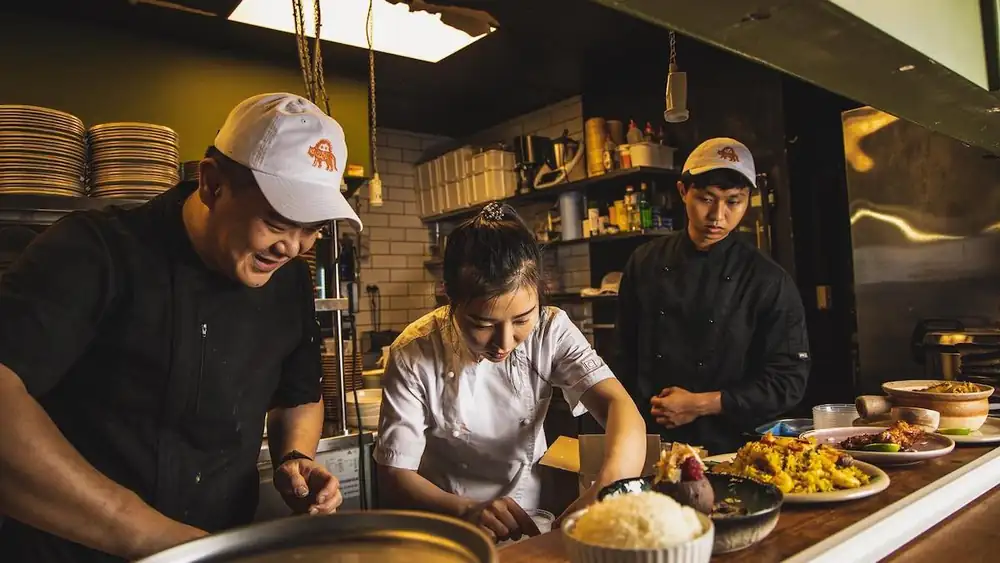 Explore the East End in Wine N' Dine progressive lunch with four venues and four wine pairings
