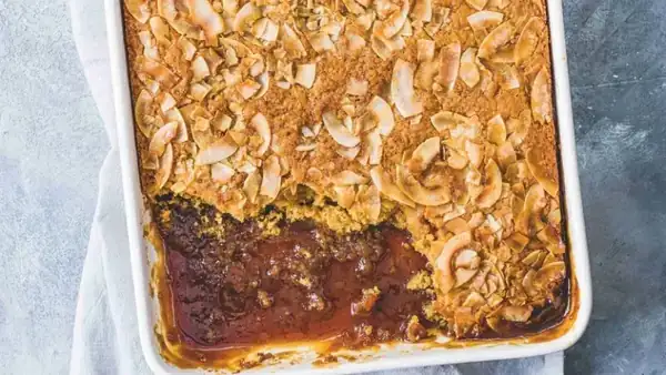 Watered coconut-caramel dessert