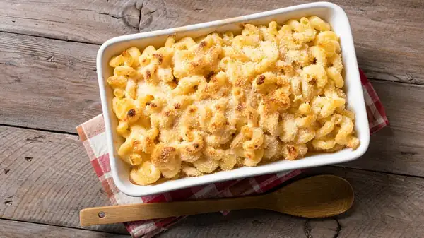 Tu roux te está dando unos macarrones con queso grasientos