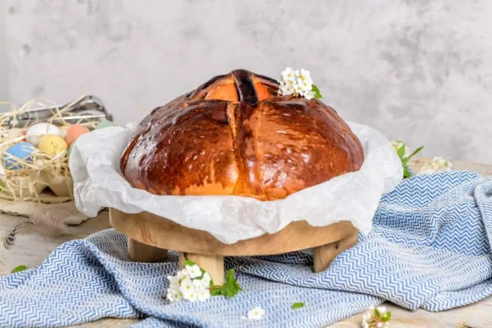 Portuguese Easter Bread (Folar de Páscoa)
