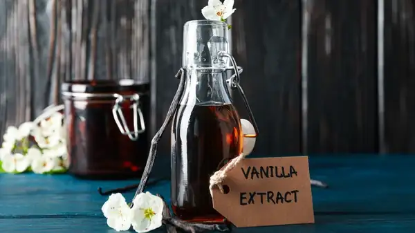 Vanilla Extract Doesn't Always Need Alcohol. Here's How To Swap It Out
